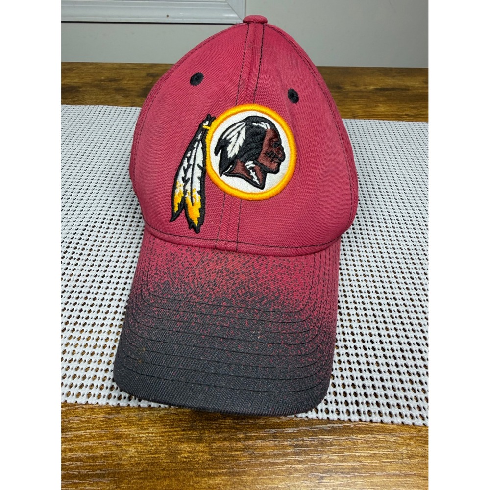 VTG Reebok NFL Washington Redskins Onfield Hat S/M Burgundy Gradient Stretch Fit